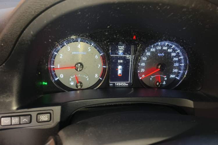 Used Toyota Crown 2017 2.0T Sport Edition Odometer Close Up