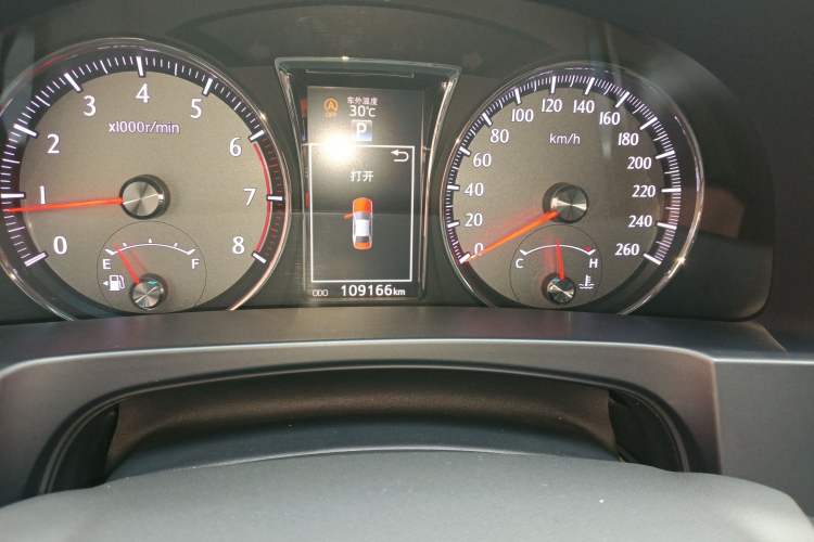 Used Toyota Crown 2017 2.0T Sport Edition Odometer Close Up