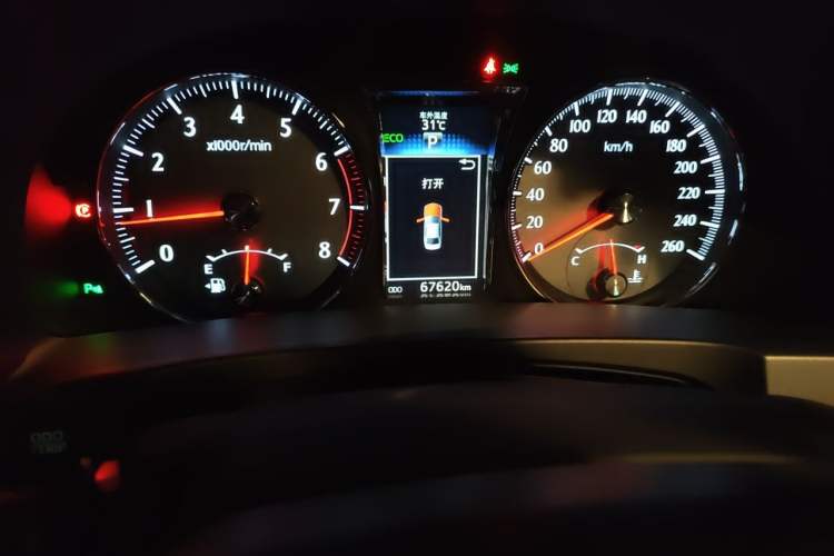 Used Toyota Crown 2017 2.0T Sport Edition Odometer Close Up