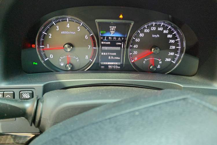 Used Toyota Crown 2017 2.0T Sport Edition Odometer Close Up