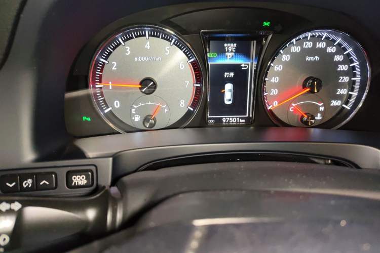 Used Toyota Crown 2017 2.0T Sport Edition Odometer Close Up