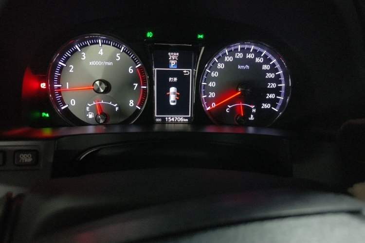 Used Toyota Crown 2017 2.0T Sport Edition Odometer Close Up