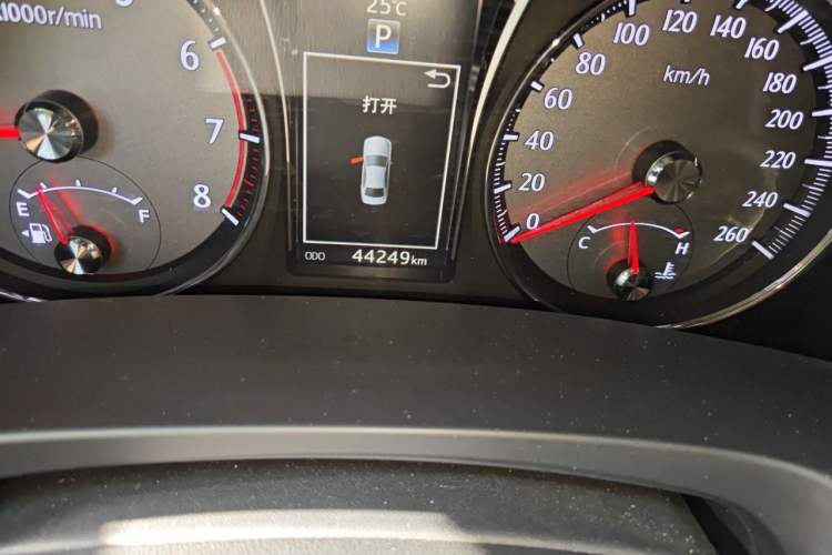 Used Toyota Crown 2017 2.0T Sport Edition Odometer Close Up