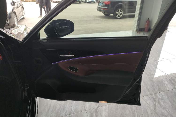 Used Toyota Crown 2017 2.0T Sport Edition Right Front Door Interior