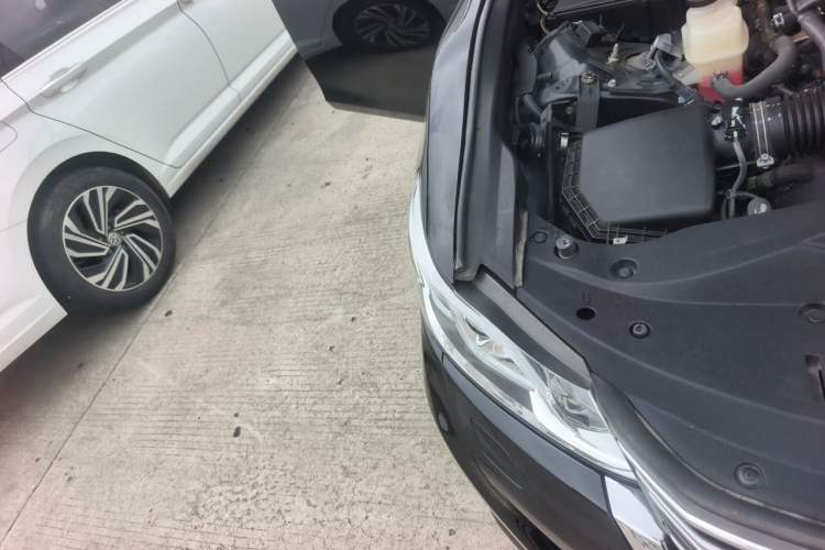 Used Toyota Crown 2017 2.0T Sport Edition Right Front Headlight