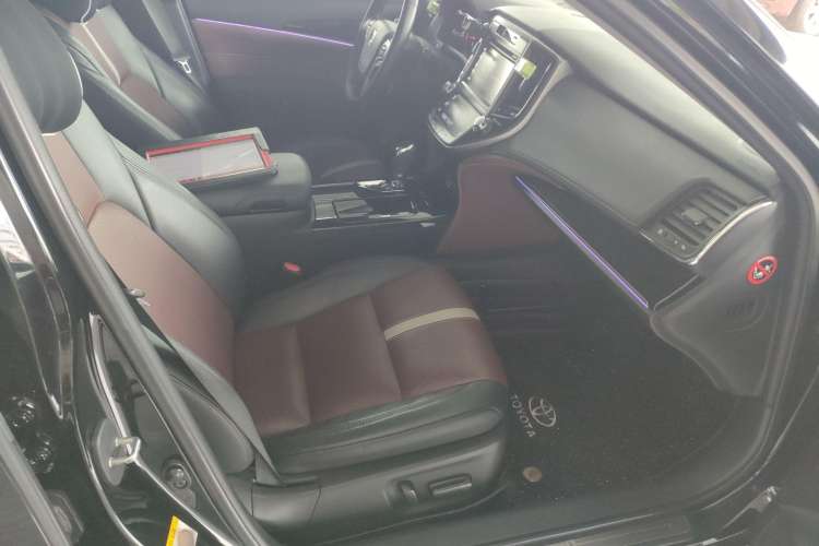 Used Toyota Crown 2017 2.0T Sport Edition Right Front Seat