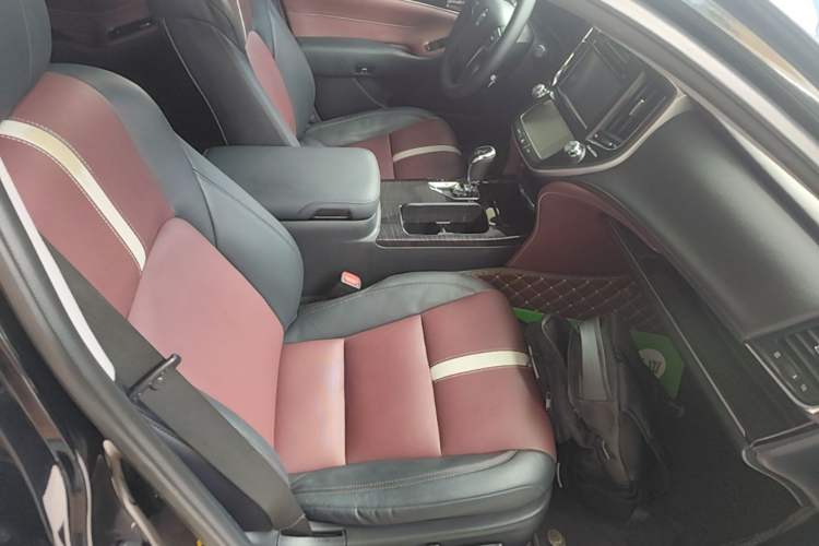 Used Toyota Crown 2017 2.0T Sport Edition Right Front Seat