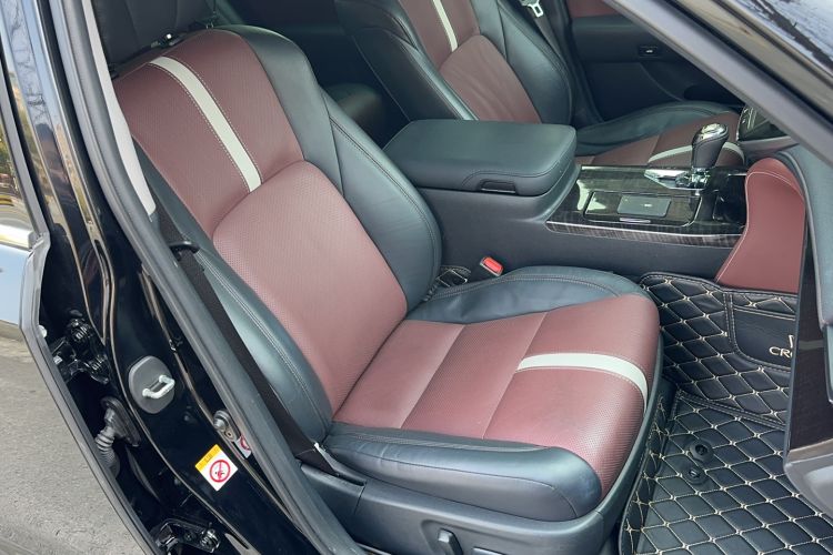 Used Toyota Crown 2017 2.0T Sport Edition Right Front Seat