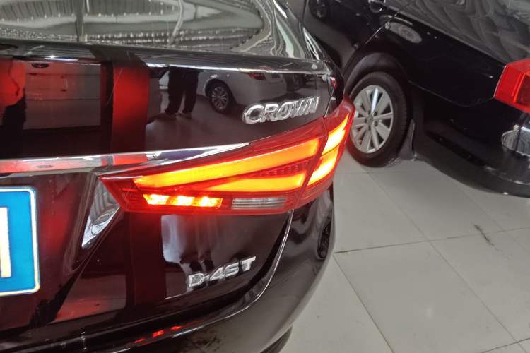 Used Toyota Crown 2017 2.0T Sport Edition Right Rear Taillight