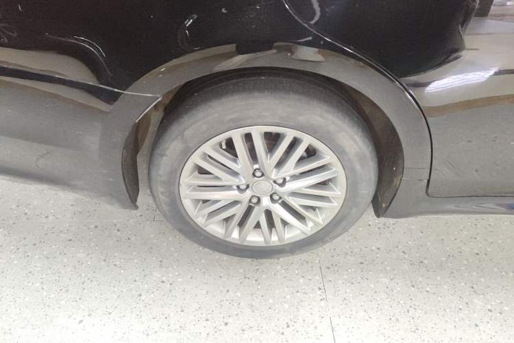 Used Toyota Crown 2017 2.0T Sport Edition Right Rear Wheel Hub