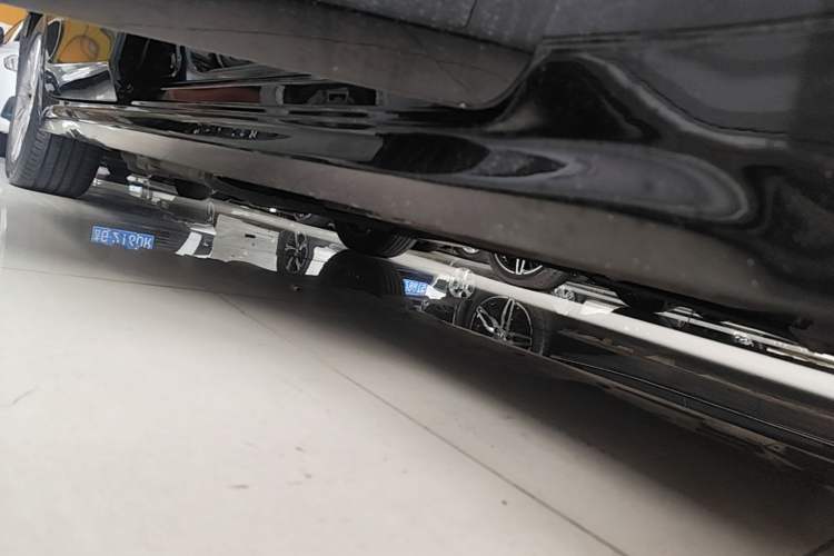 Used Toyota Crown 2017 2.0T Sport Edition Right Side Sill
