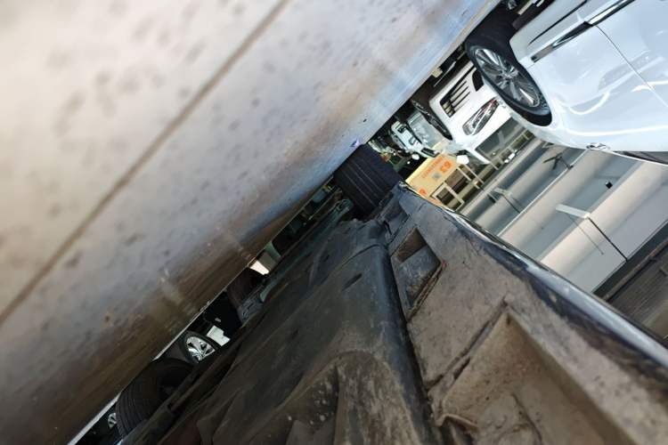 Used Toyota Crown 2017 2.0T Sport Edition Right Side Sill