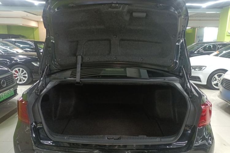 Used Toyota Crown 2017 2.0T Sport Edition Trunk