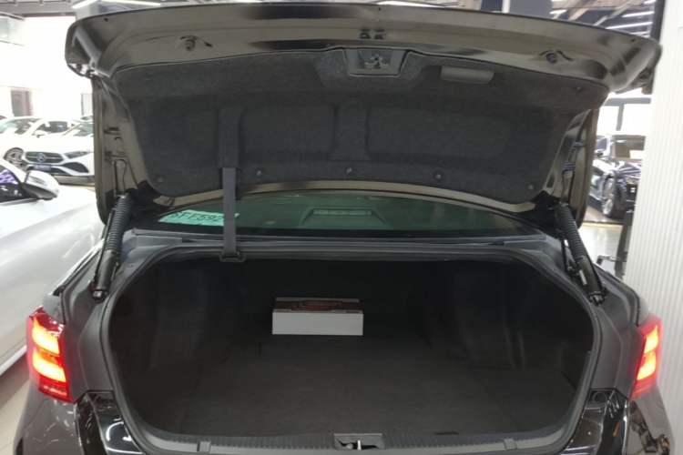 Used Toyota Crown 2017 2.0T Sport Edition Trunk