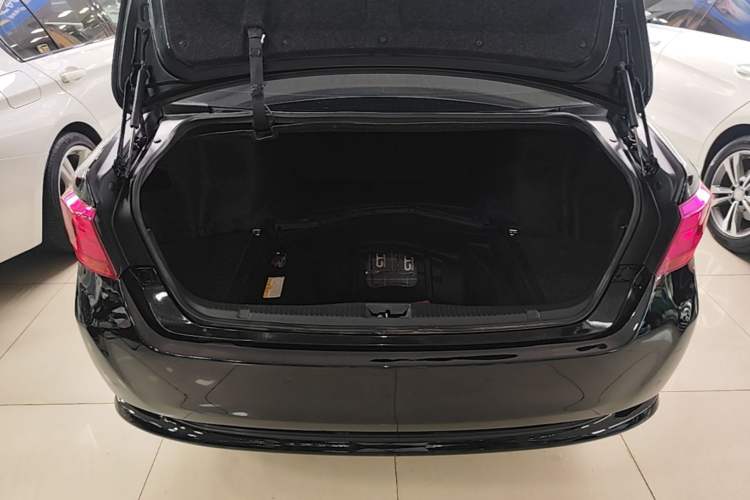 Used Toyota Crown 2017 2.0T Sport Edition Trunk