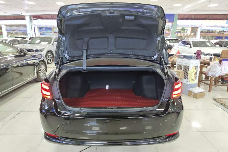 Used Toyota Crown 2017 2.0T Sport Edition Trunk