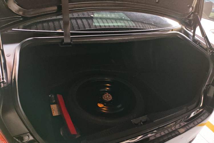 Used Toyota Crown 2017 2.0T Sport Edition Trunk
