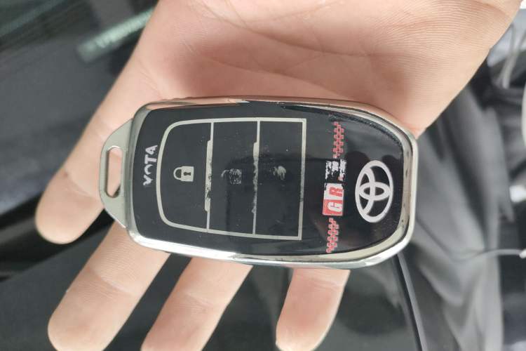 Used Toyota Crown 2017 2.0T Sport Edition Vehicle Key