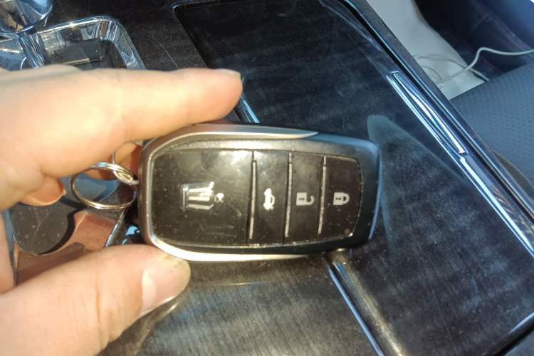Used Toyota Crown 2017 2.0T Sport Edition Vehicle Key