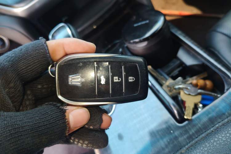 Used Toyota Crown 2017 2.0T Sport Edition Vehicle Key