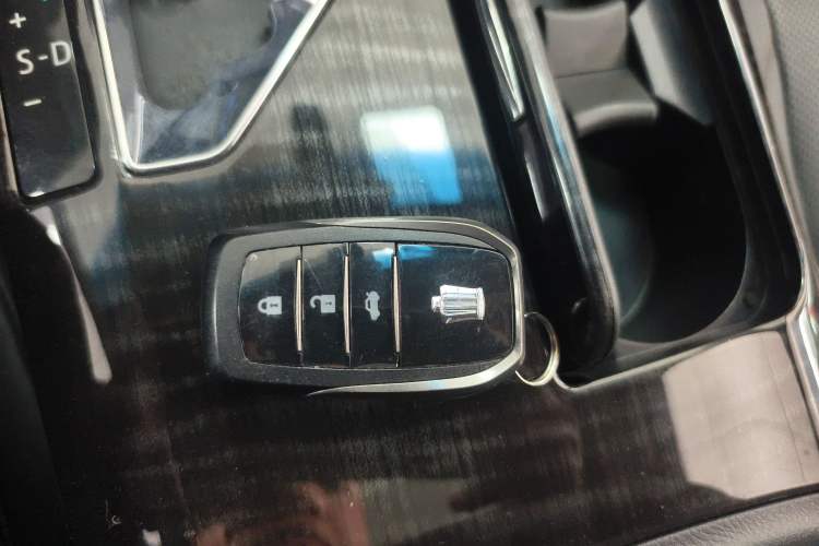 Used Toyota Crown 2017 2.0T Sport Edition Vehicle Key