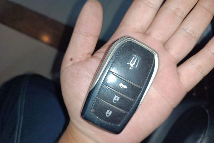 Used Toyota Crown 2017 2.0T Sport Edition Vehicle Key