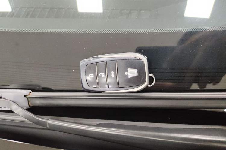 Used Toyota Crown 2017 2.0T Sport Edition Vehicle Key
