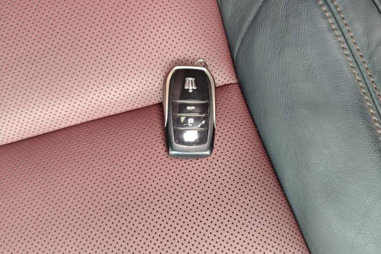 Used Toyota Crown 2017 2.0T Sport Edition Vehicle Key