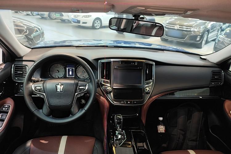 Used Toyota Crown 2017 2.0T Sport Edition Center Console