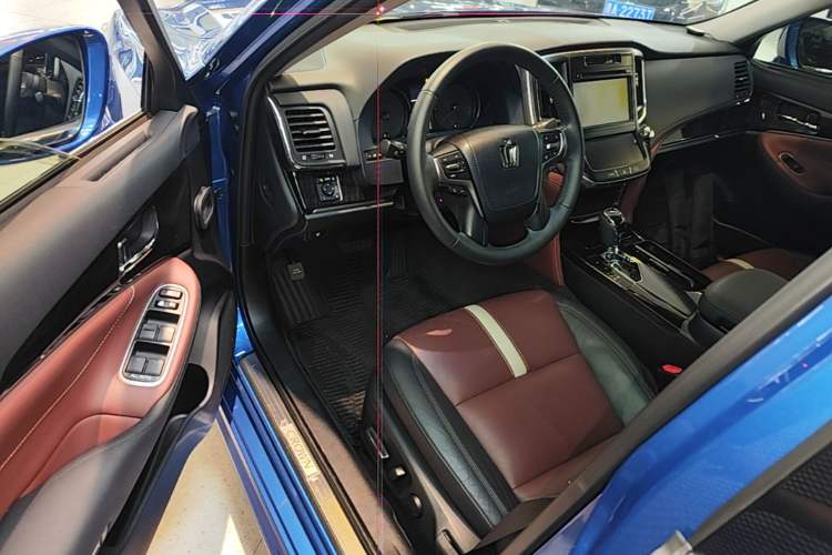 Used Toyota Crown 2017 2.0T Sport Edition Driver Seat