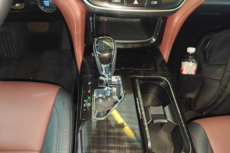 Used Toyota Crown 2017 2.0T Sport Edition Gear Lever