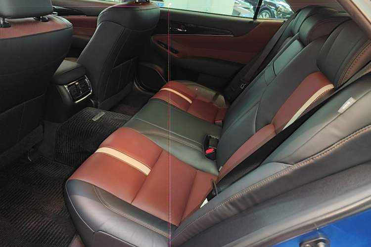 Used Toyota Crown 2017 2.0T Sport Edition Left Rear Seat