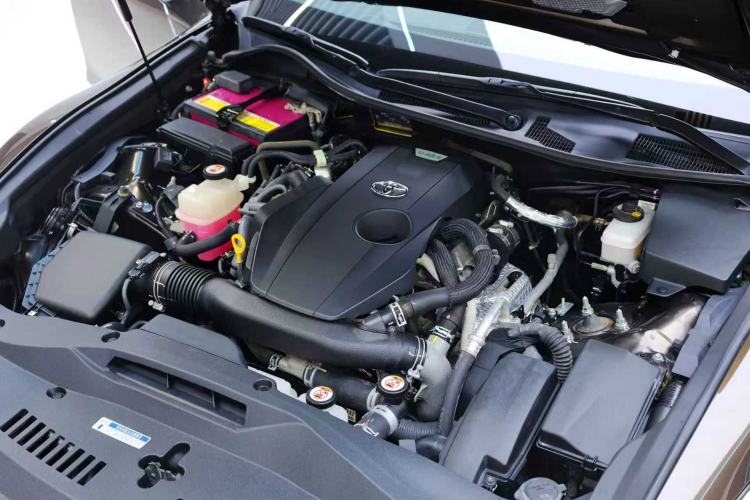 Used Toyota Crown 2017 2.0T Sport Edition Engine Bay