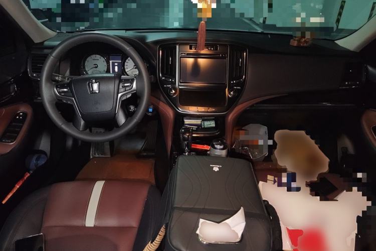 Used Toyota Crown 2017 2.0T Sport Edition Center Console