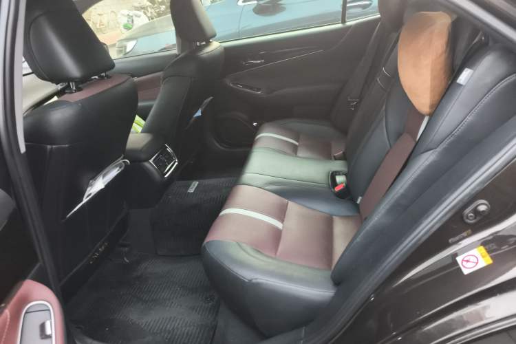 Used Toyota Crown 2017 2.0T Sport Edition Left Rear Seat