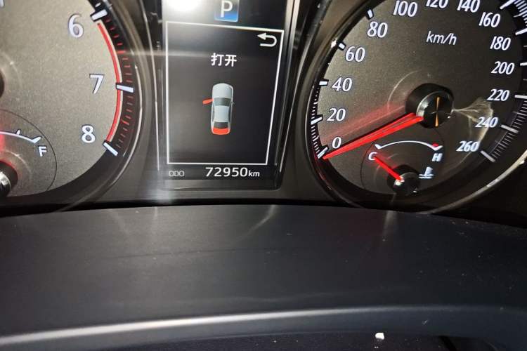Used Toyota Crown 2017 2.0T Sport Edition Odometer Close Up