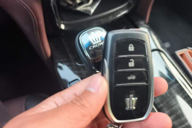 Used Toyota Crown 2017 2.0T Sport Edition Vehicle Key