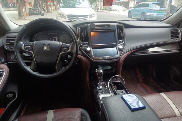 Used Toyota Crown 2017 2.0T Sport Edition Center Console