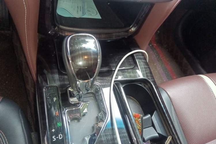 Used Toyota Crown 2017 2.0T Sport Edition Gear Lever