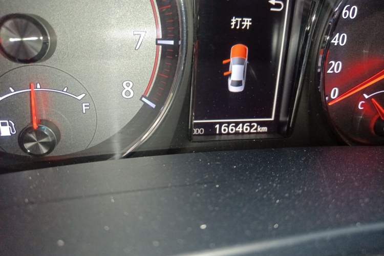 Used Toyota Crown 2017 2.0T Sport Edition Odometer Close Up