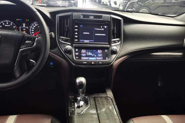 Used Toyota Crown 2017 2.0T Sport Edition Audio And AC Panel