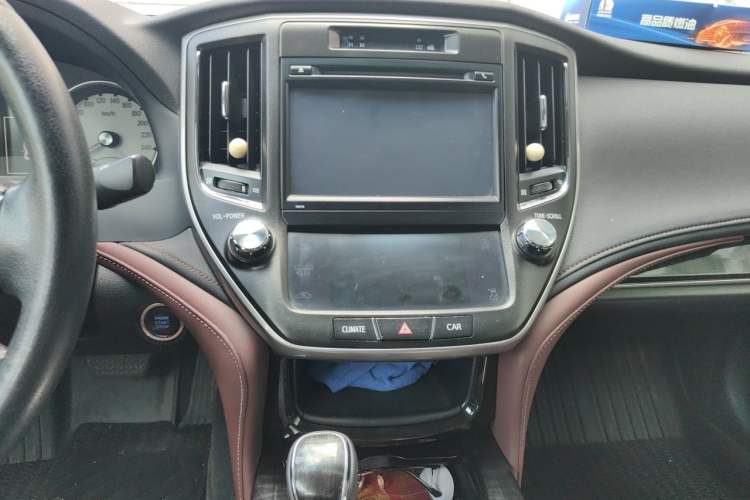 Used Toyota Crown 2017 2.0T Sport Edition Audio And AC Panel
