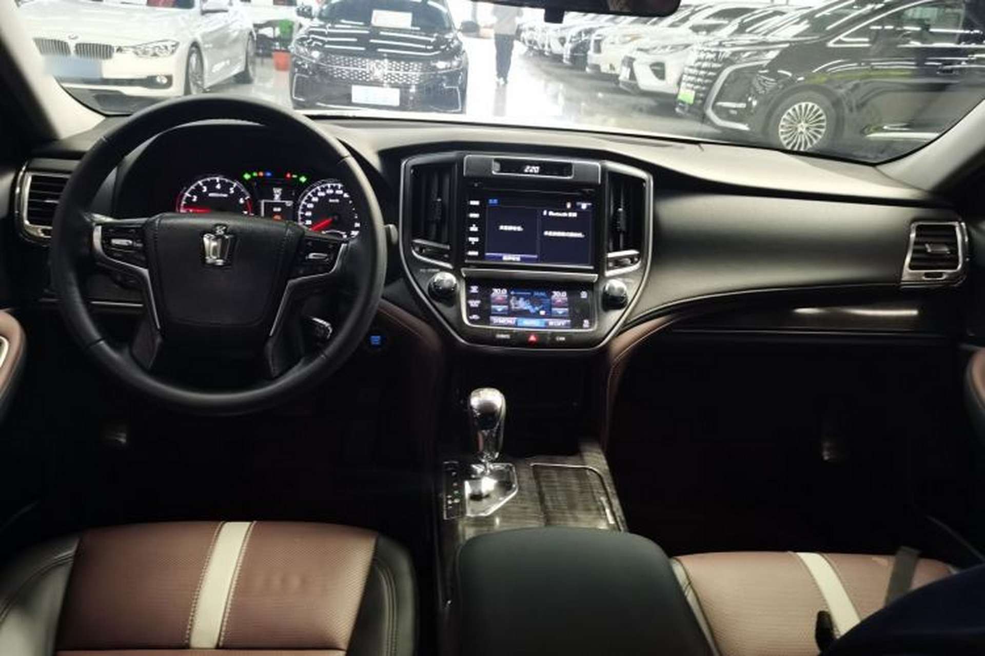 Used Toyota Crown 2017 2.0T Sport Edition Center Console