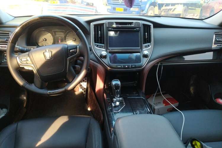 Used Toyota Crown 2017 2.0T Sport Edition Center Console