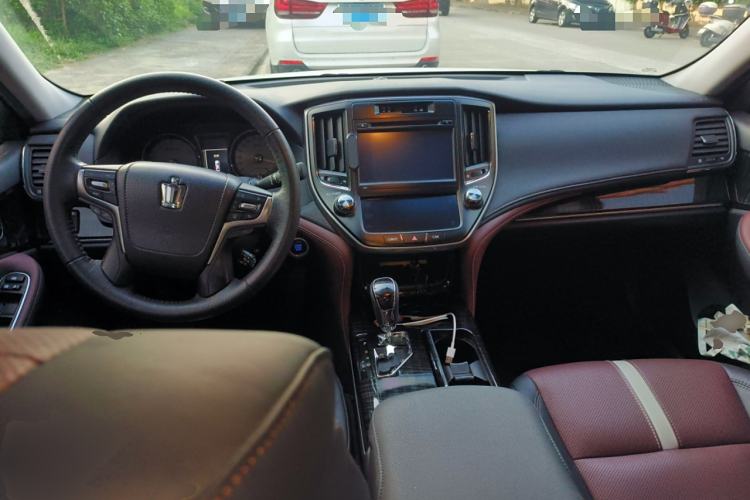 Used Toyota Crown 2017 2.0T Sport Edition Center Console