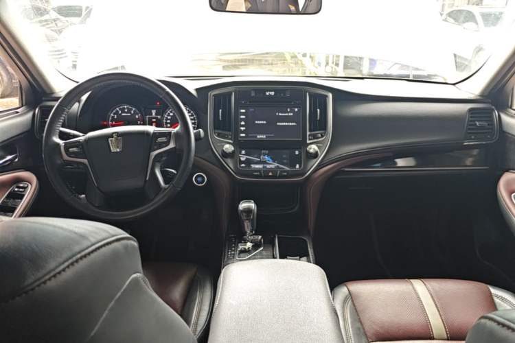 Used Toyota Crown 2017 2.0T Sport Edition Center Console