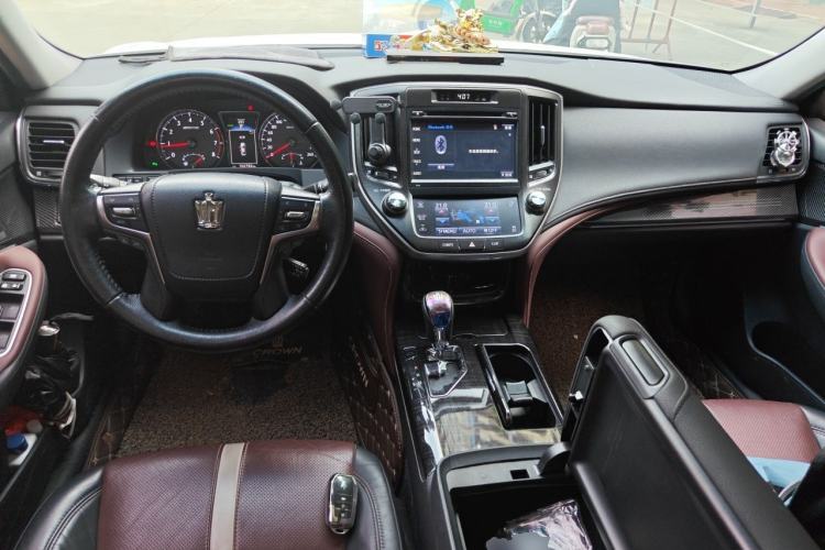 Used Toyota Crown 2017 2.0T Sport Edition Center Console
