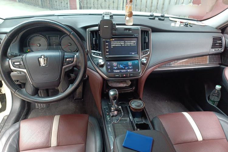 Used Toyota Crown 2017 2.0T Sport Edition Center Console