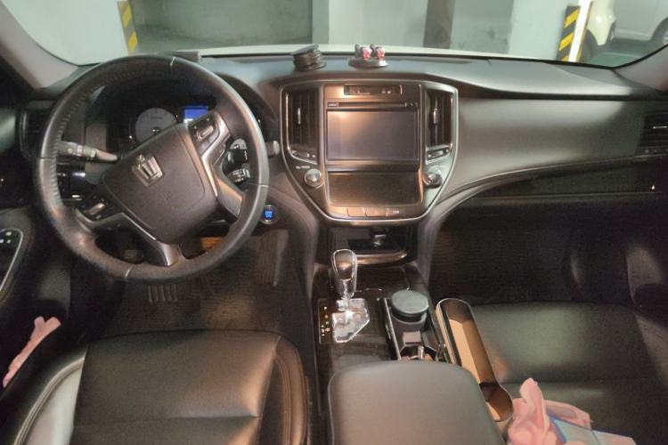 Used Toyota Crown 2017 2.0T Sport Edition Center Console