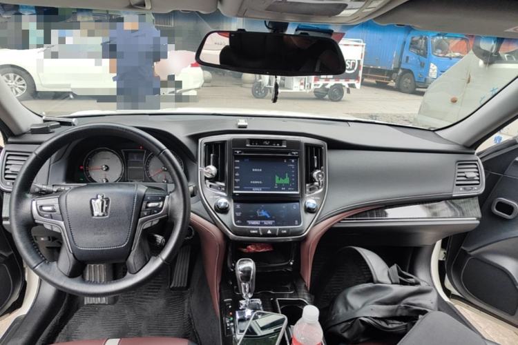 Used Toyota Crown 2017 2.0T Sport Edition Center Console